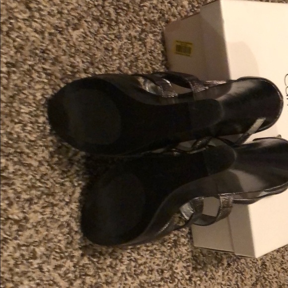 Calvin Klein size 8 metallic gray shoes - Picture 4 of 6